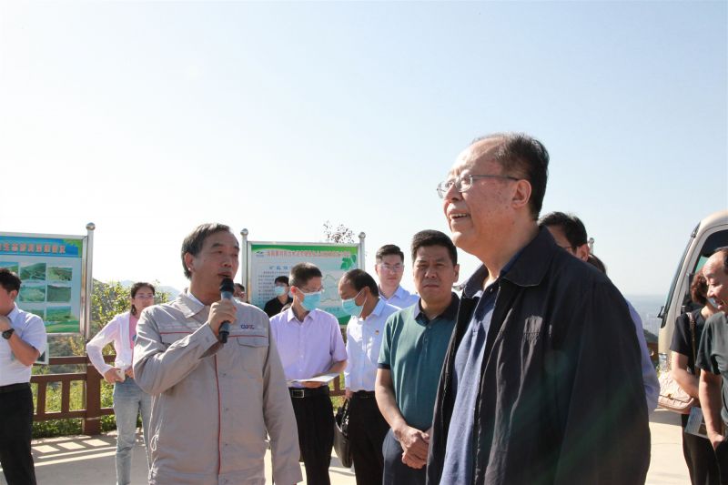 
				   
					河南省人大常委會(huì)黨組副書(shū)記、副主任馬懿一行到洛陽(yáng)黃河同力調(diào)研
				 